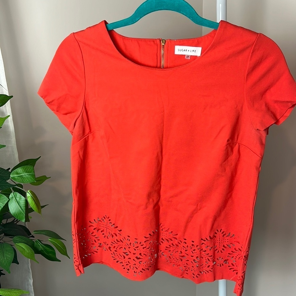 💛 SUGAR + LIPS Red Cropped Short Sleeve Blouse with Cut-out Detail Size XS